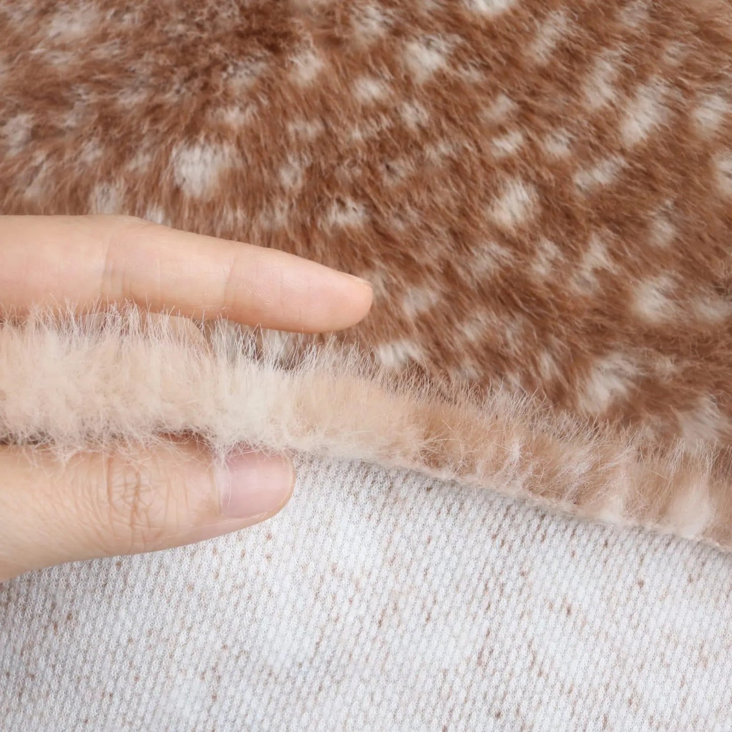 Deer Print Faux Fur B17