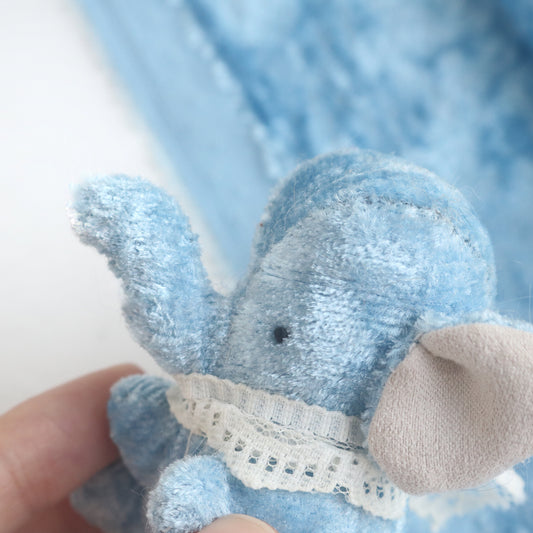 Blue Vintage Velvet A40