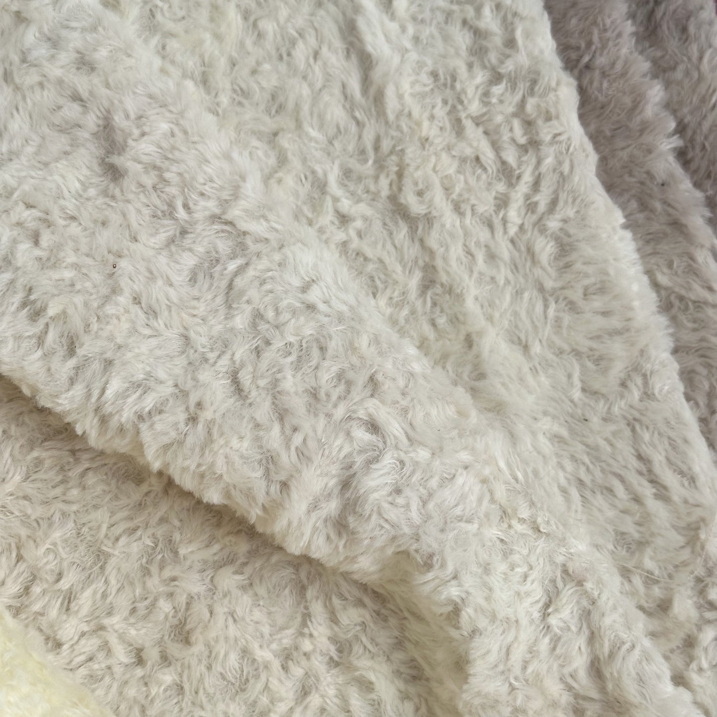 Hand-dyed 6mm Viscose A48B