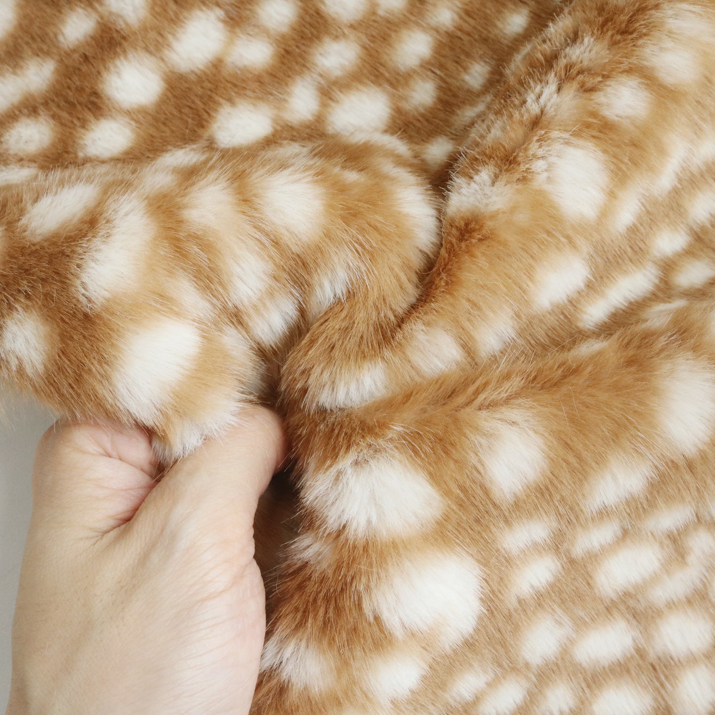 Spotted Fawn Faux Fur B25