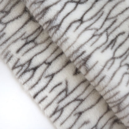 Fluffy Cat Pattern Faux Fur B29