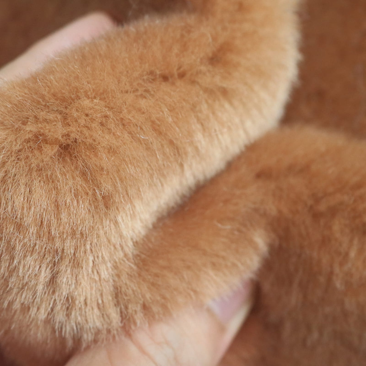 10mm Glossy faux fur C10