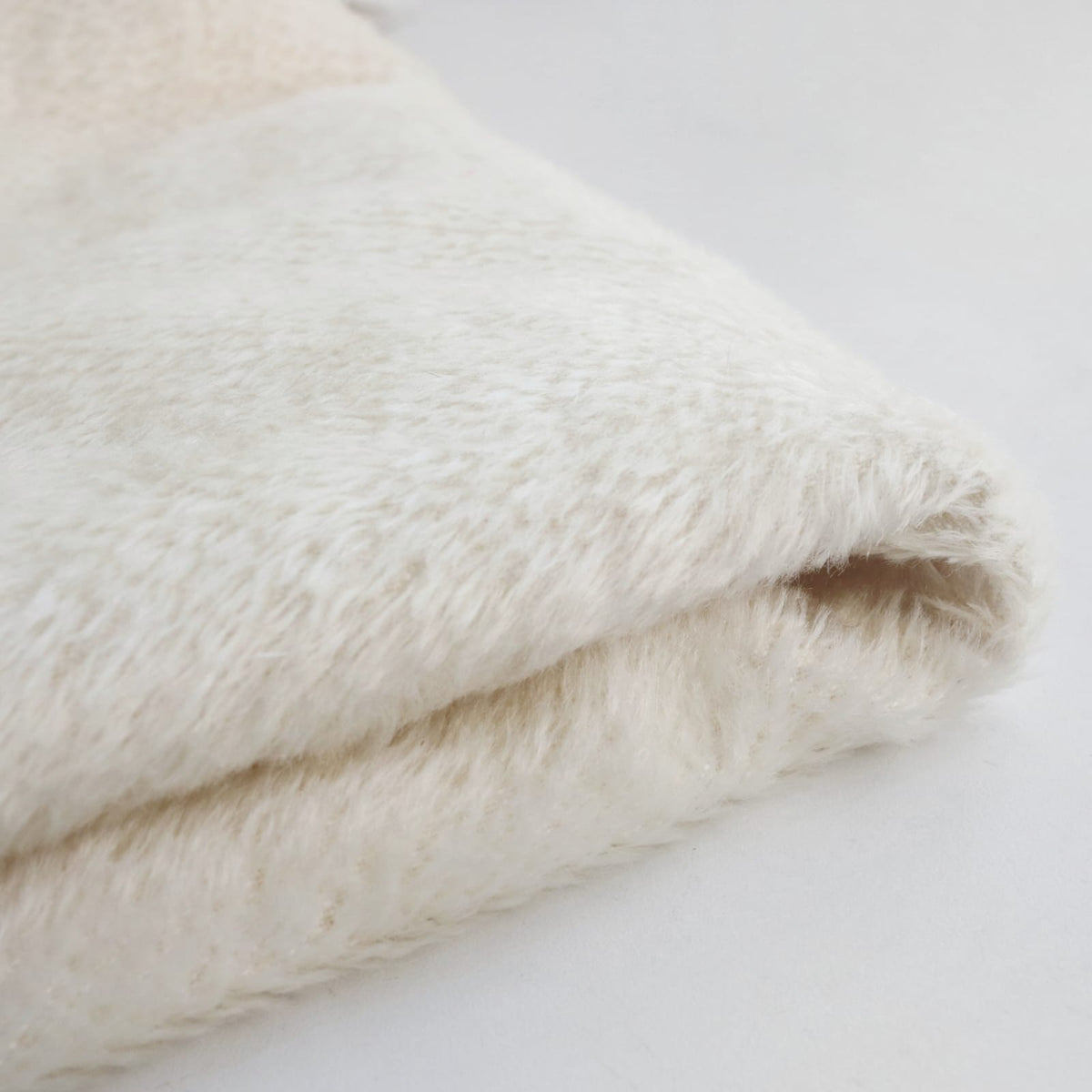 (Yard) 5mm sparse white mohair fabric A59