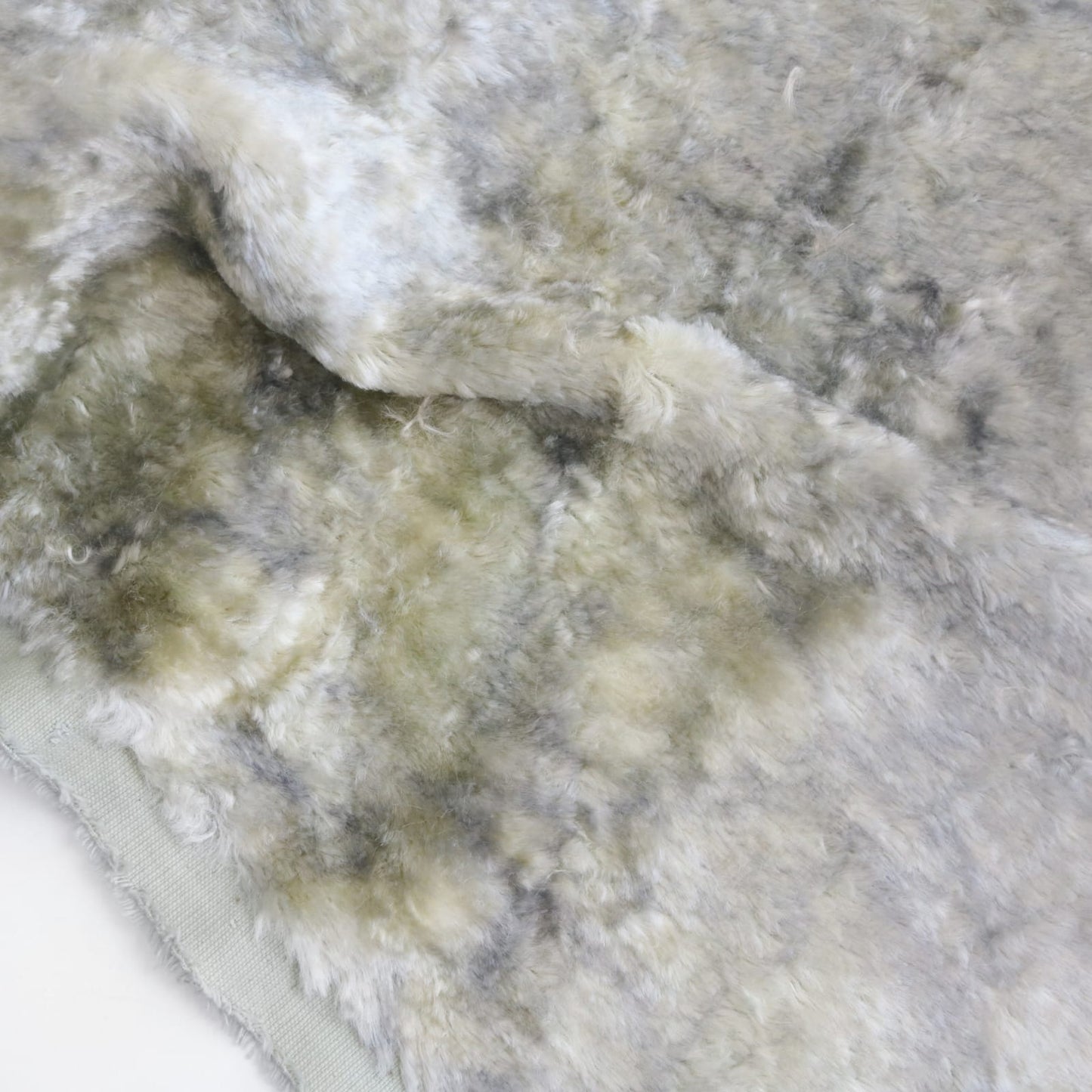 hand-dyed 10mm fluffy viscose A23