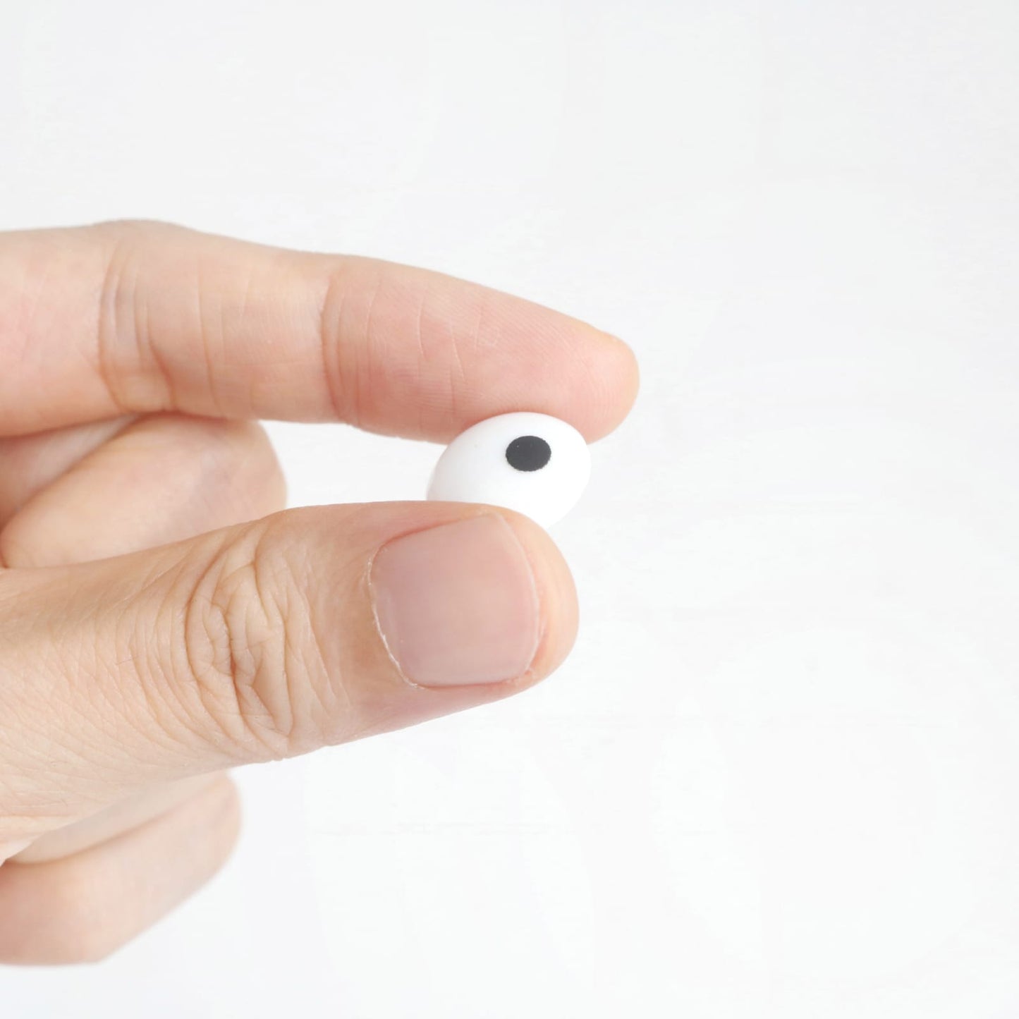 flat googly eyes