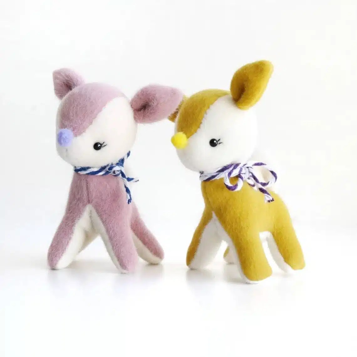 Retro deer sewing pattern