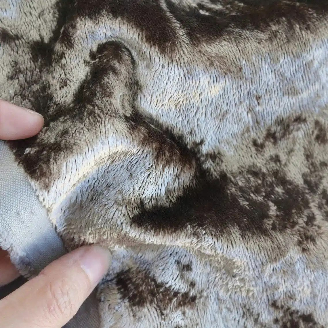 Vintage Shiny Viscose Fabric A60