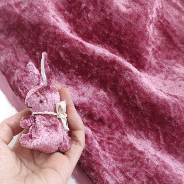 Vintage Velvet Fabric A40
